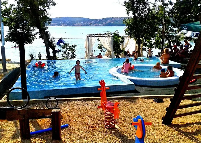 Krk Mobile Homes Vakantiepark 4*